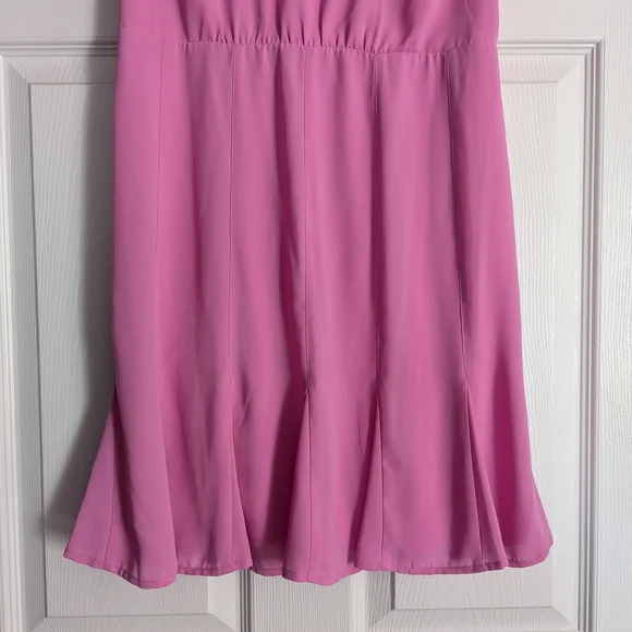EXPRESS Pink Puff Sleeve Dress - Picture 5 of 10